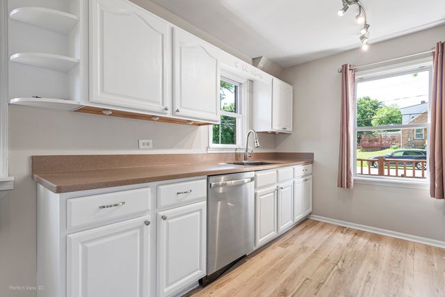 33191 N Sunset Avenue, Grayslake, IL 60030