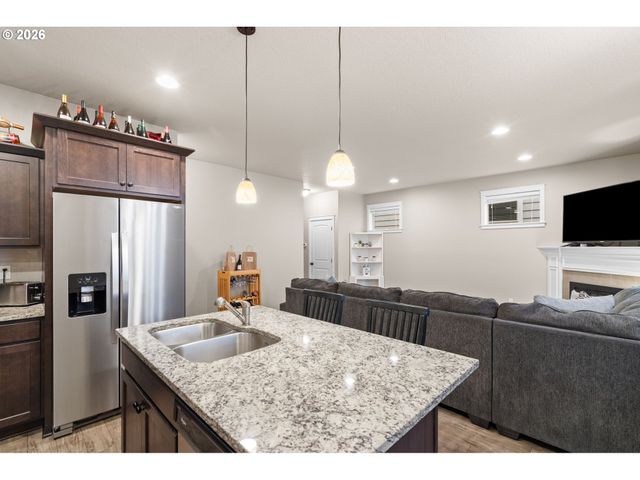 2837 25TH Pl, Forest Grove, OR 97116