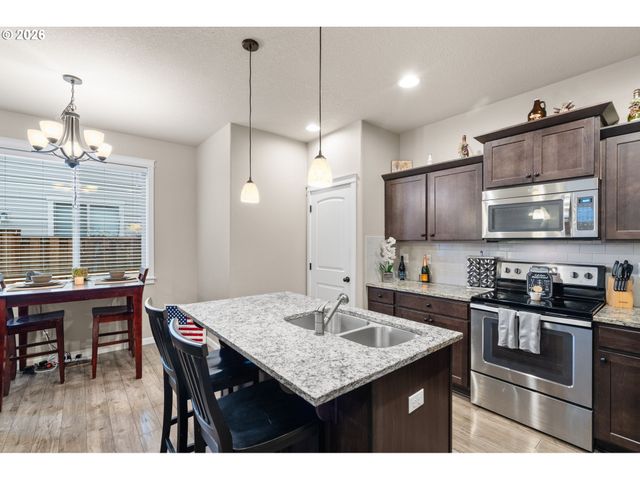 2837 25TH Pl, Forest Grove, OR 97116