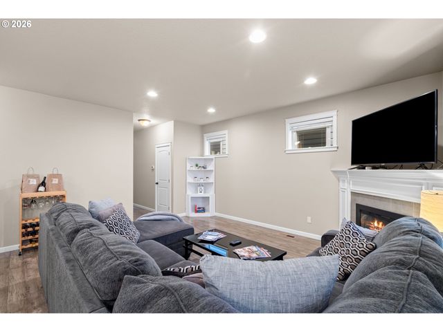 2837 25TH Pl, Forest Grove, OR 97116