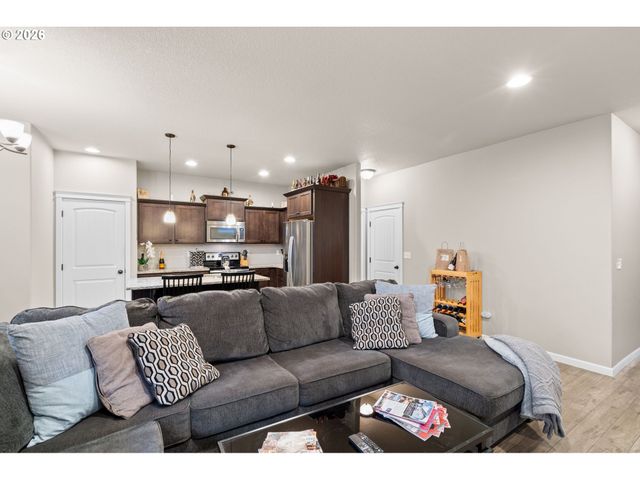 2837 25TH Pl, Forest Grove, OR 97116