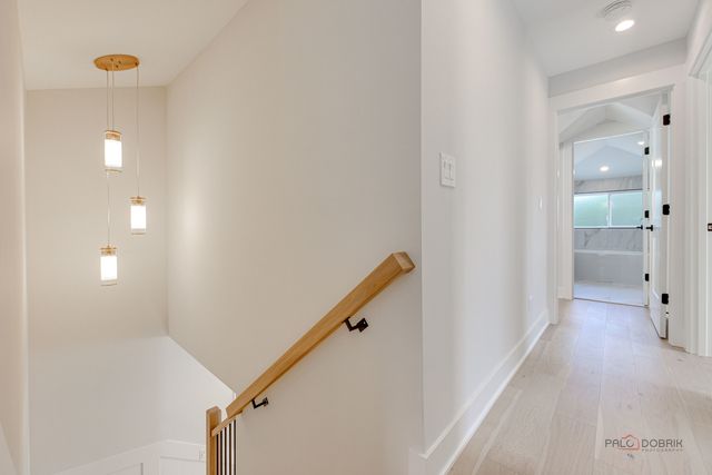 5748 W Eastwood Avenue, Chicago, IL 60630