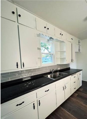 809 N 8th ST, Temple, TX 76501