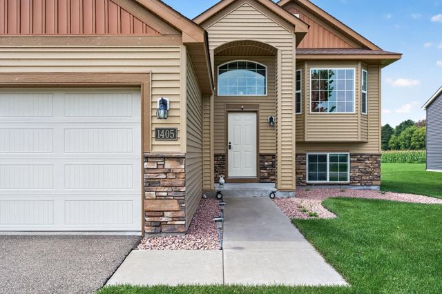 1405 Carlson Drive, Isanti, MN 55040