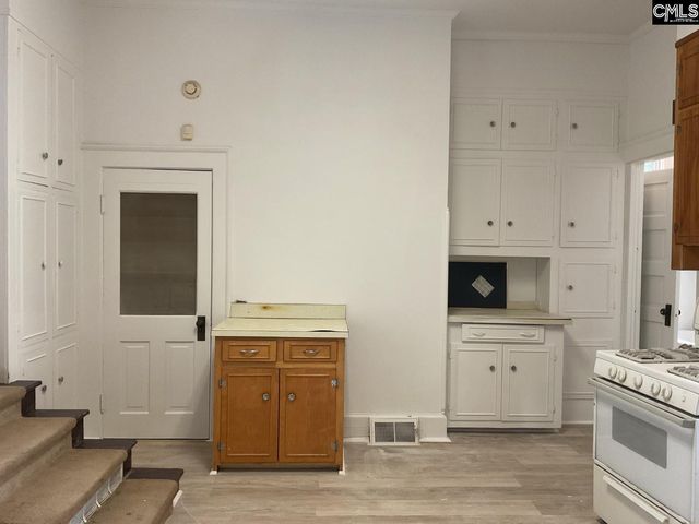 902 Maple Street, Columbia, SC 29205