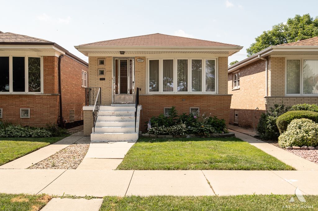 6857 W 63rd Place, Chicago, IL 60638