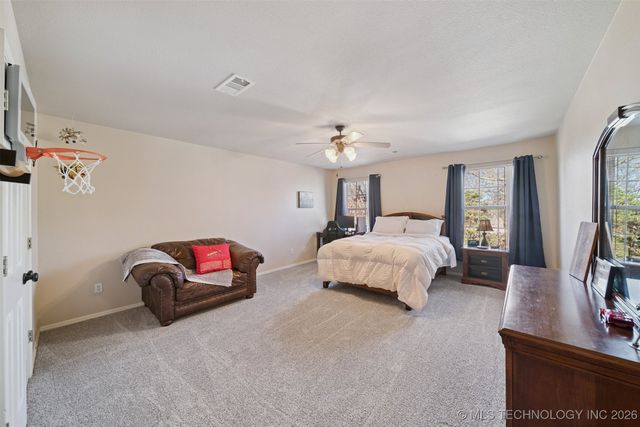 7296 N 200th East Avenue, Owasso, OK 74055