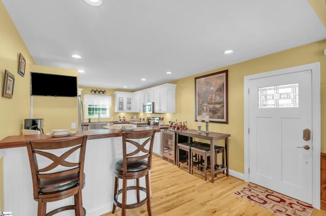409 The Bear Boulevard, Tamassee, SC 29686