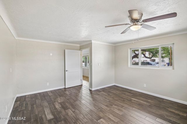 2558 E Glenn Street, Tucson, AZ 85716