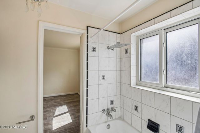 2558 E Glenn Street, Tucson, AZ 85716