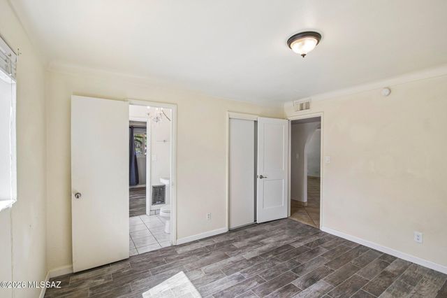 2558 E Glenn Street, Tucson, AZ 85716