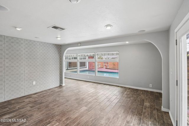 2558 E Glenn Street, Tucson, AZ 85716