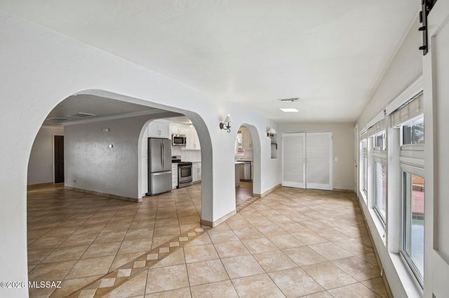 2558 E Glenn Street, Tucson, AZ 85716