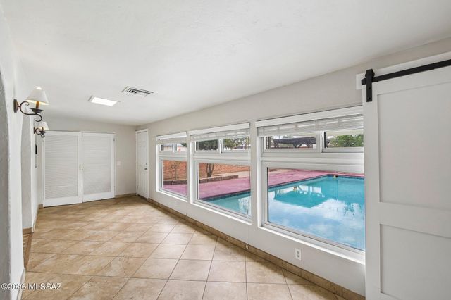 2558 E Glenn Street, Tucson, AZ 85716