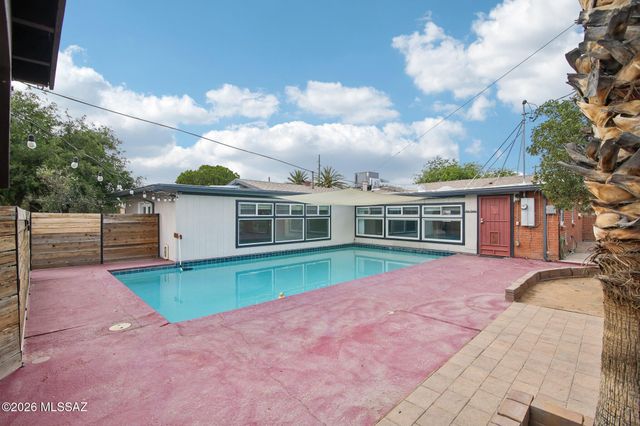 2558 E Glenn Street, Tucson, AZ 85716