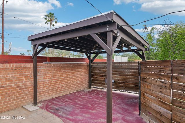 2558 E Glenn Street, Tucson, AZ 85716