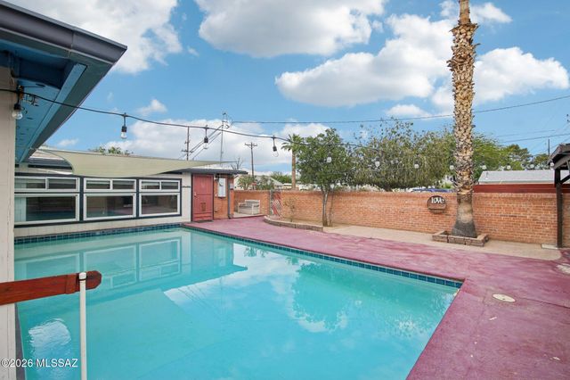 2558 E Glenn Street, Tucson, AZ 85716