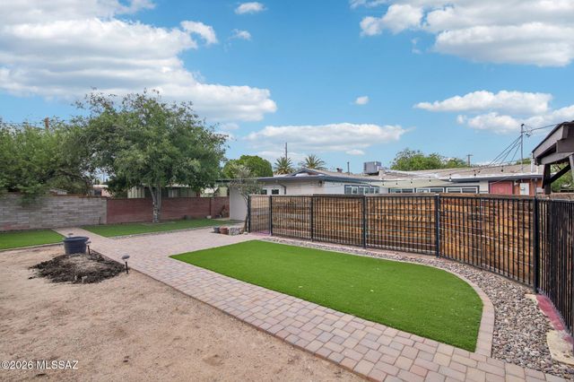 2558 E Glenn Street, Tucson, AZ 85716