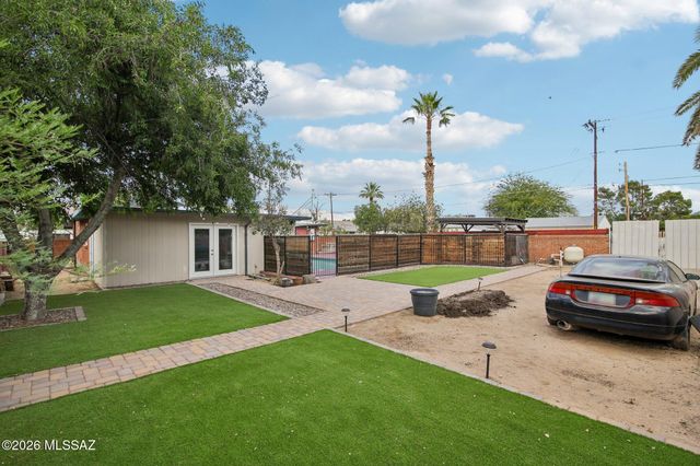 2558 E Glenn Street, Tucson, AZ 85716