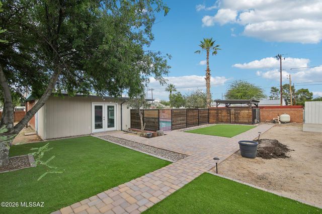 2558 E Glenn Street, Tucson, AZ 85716