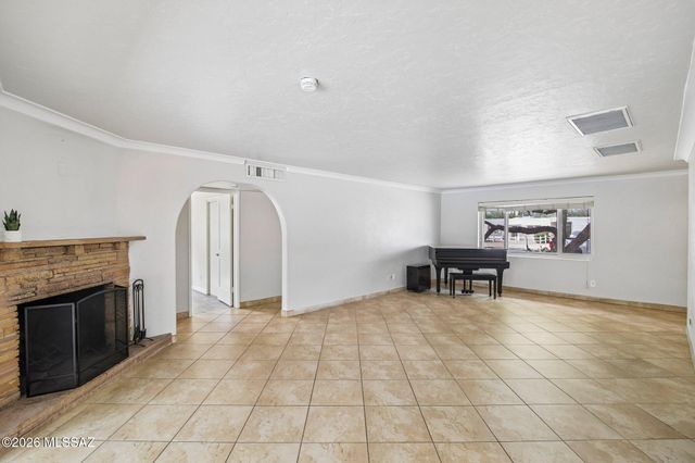 2558 E Glenn Street, Tucson, AZ 85716