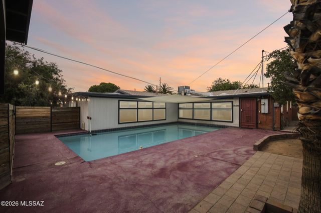 2558 E Glenn Street, Tucson, AZ 85716
