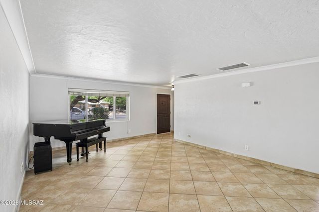 2558 E Glenn Street, Tucson, AZ 85716