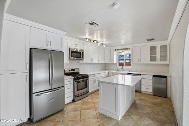 2558 E Glenn Street, Tucson, AZ 85716