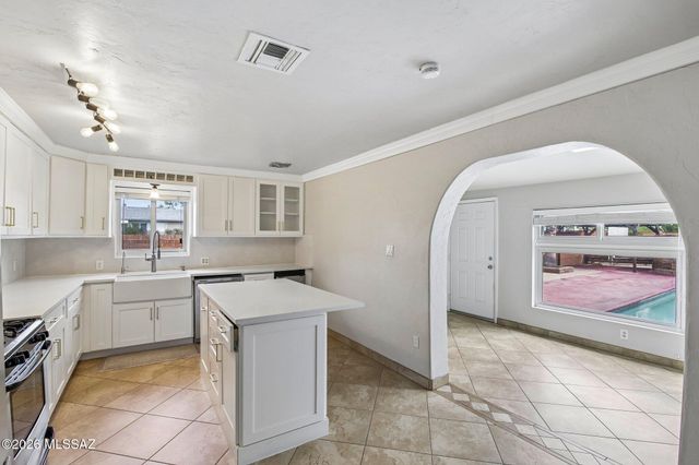 2558 E Glenn Street, Tucson, AZ 85716