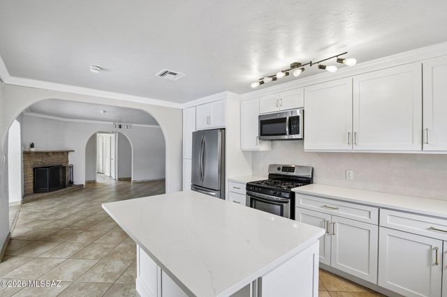 2558 E Glenn Street, Tucson, AZ 85716