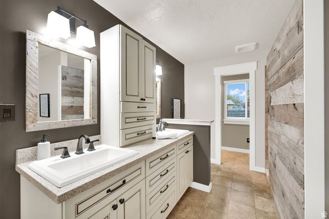 4750 S DUTCH APPLE CV, Taylorsville, UT 84129