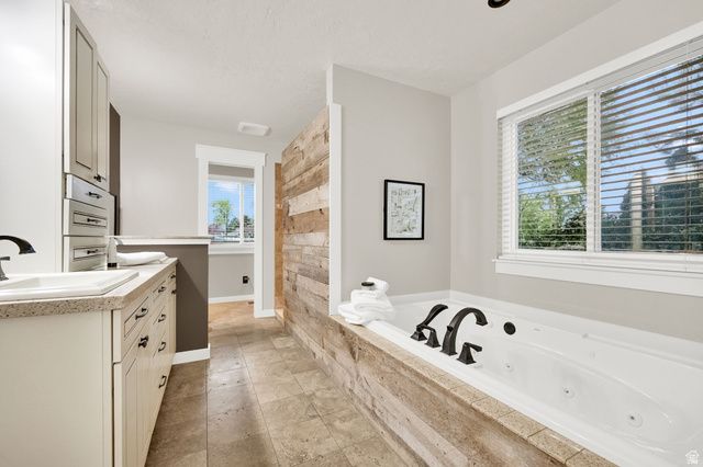 4750 S DUTCH APPLE CV, Taylorsville, UT 84129