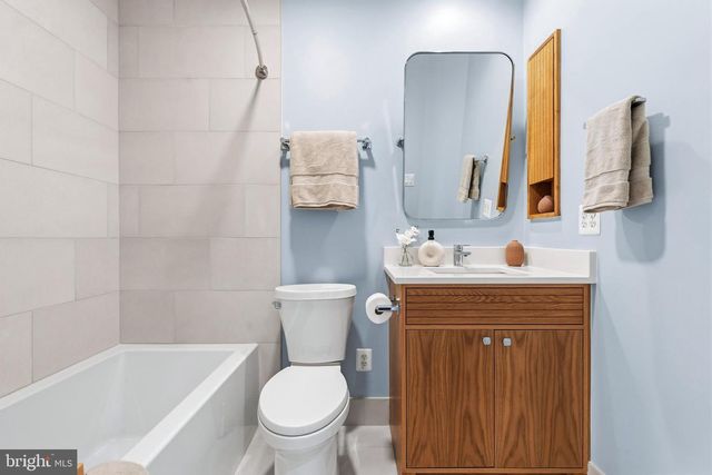 353 L ST SE, Washington, DC 20003