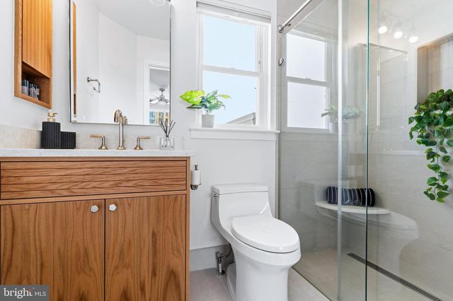 353 L ST SE, Washington, DC 20003