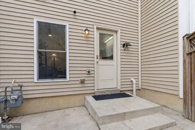 353 L ST SE, Washington, DC 20003