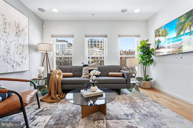 353 L ST SE, Washington, DC 20003