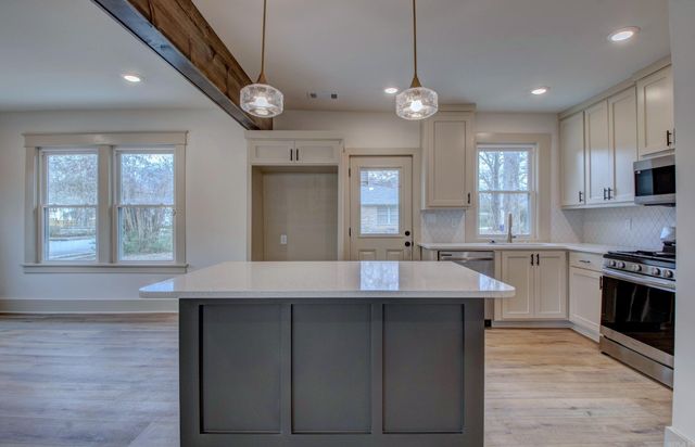 1815 Scott, Conway, AR 72034