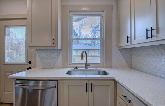 1815 Scott, Conway, AR 72034