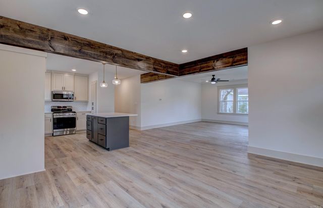 1815 Scott, Conway, AR 72034