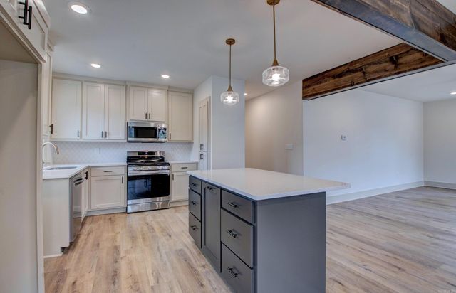 1815 Scott, Conway, AR 72034