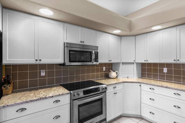 1994 WHITE FEATHER LANE, Nokomis, FL 34275