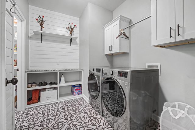 5615 S Shore Drive, Hensley, AR 72065