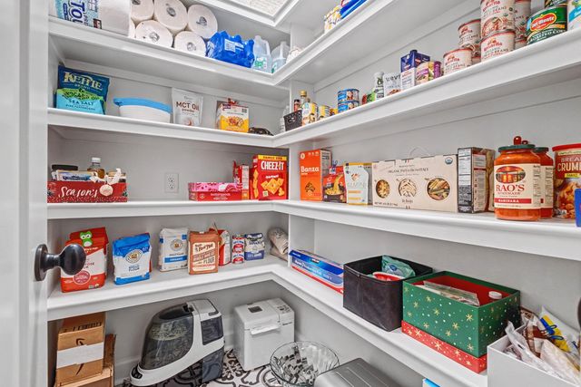 5615 S Shore Drive, Hensley, AR 72065