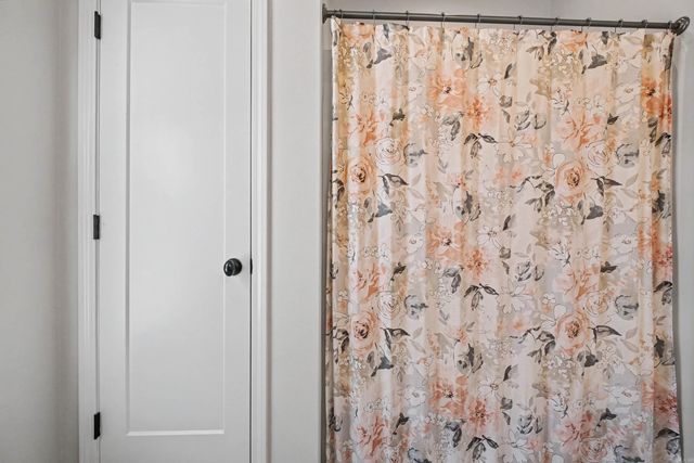 5615 S Shore Drive, Hensley, AR 72065