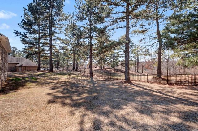 5615 S Shore Drive, Hensley, AR 72065
