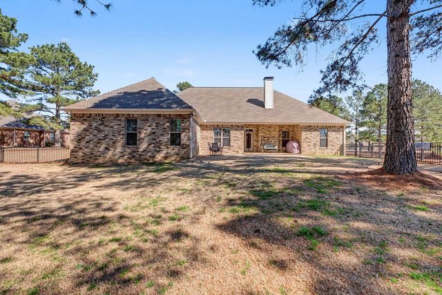 5615 S Shore Drive, Hensley, AR 72065