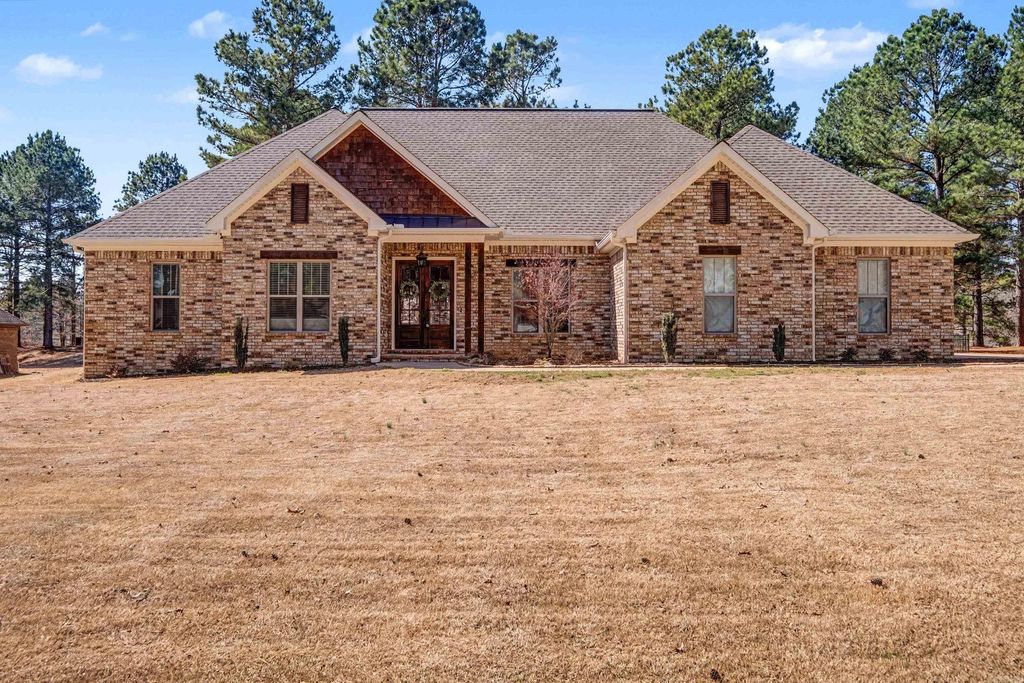 5615 S Shore Drive, Hensley, AR 72065