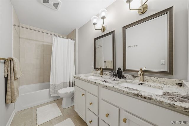 5327 Briannas Nook, Clarence, NY 14031