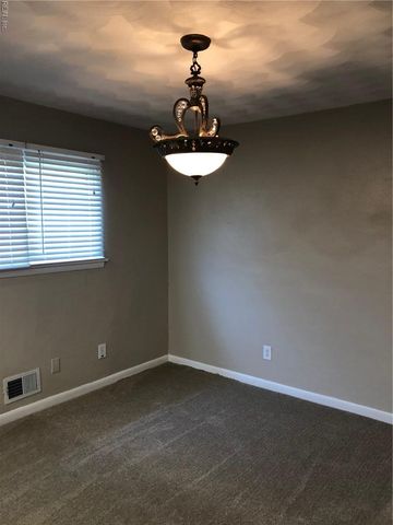 844 Hopwood LN, Virginia Beach, VA 23455