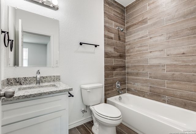 1835 W Poplar St Unit 501, San Antonio, TX 78207